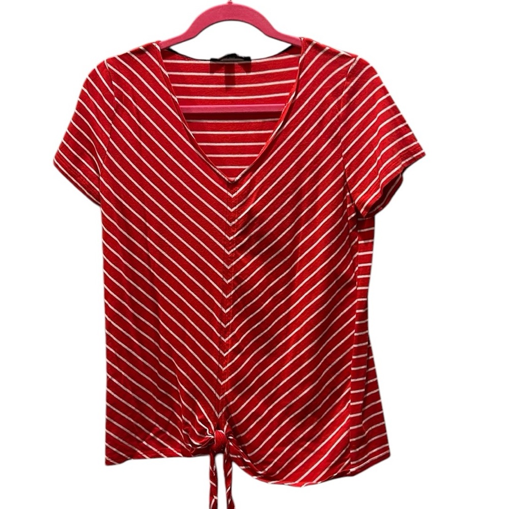 Jones New York short sleeve with bottom tied up